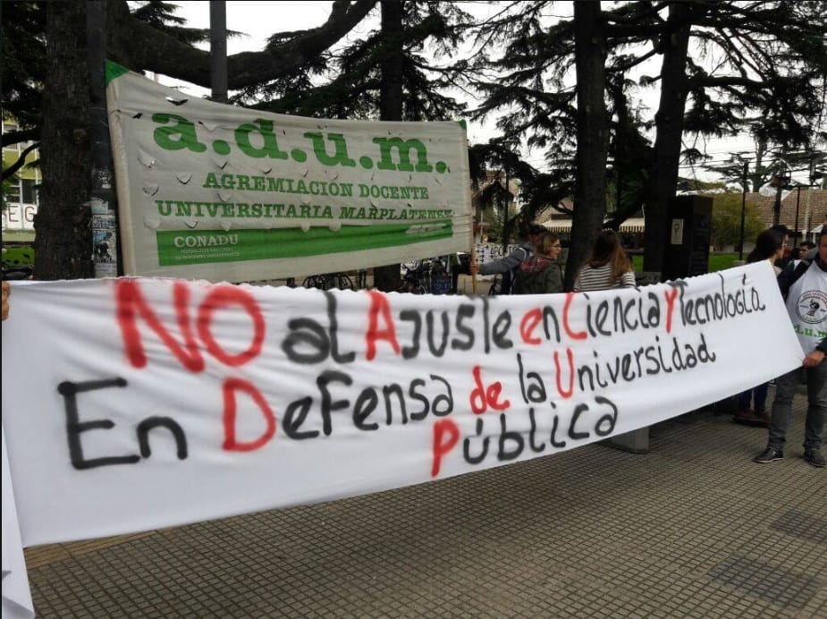 ¡¡¡ Aportes de la Historia no sale !!! Jornada de Protesta: 26 y 27 de abril de ADUM – CONADU.